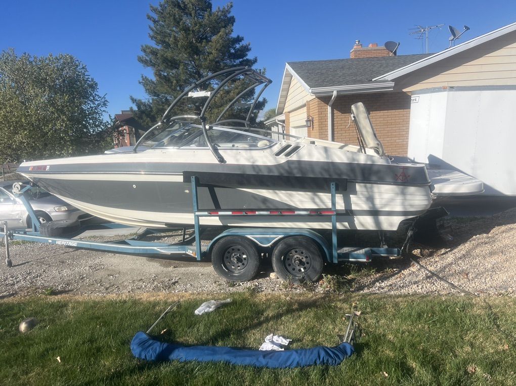 Celebrity Bow Rider 24 Foot