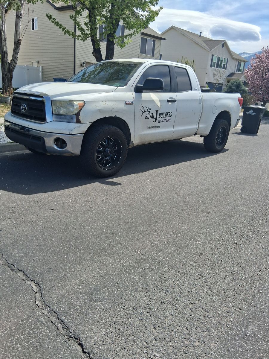 2010 TOYOTA TUNDRA SR5 V8