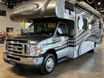 2019 Thor Chateau W/ 600W Solar