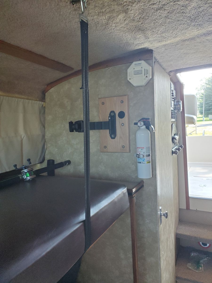 1983  ChrisCraft 281 Catalina Express