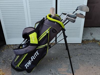 Top Flite Jr. Golf Club Set W/Bag 5 Clubs Right Hd