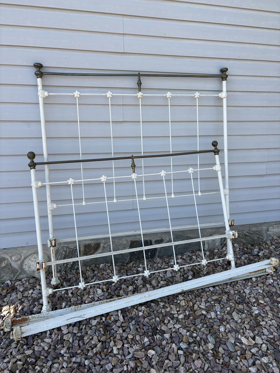 Full size white iron bed