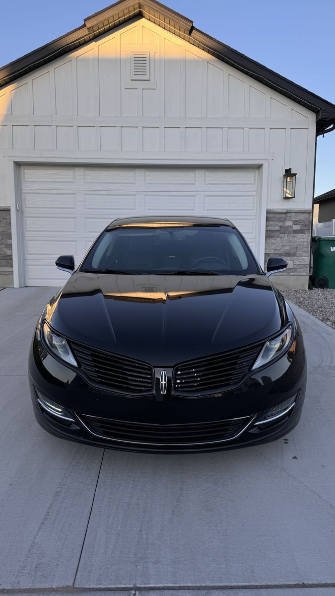 2014 Lincoln MKZ Base