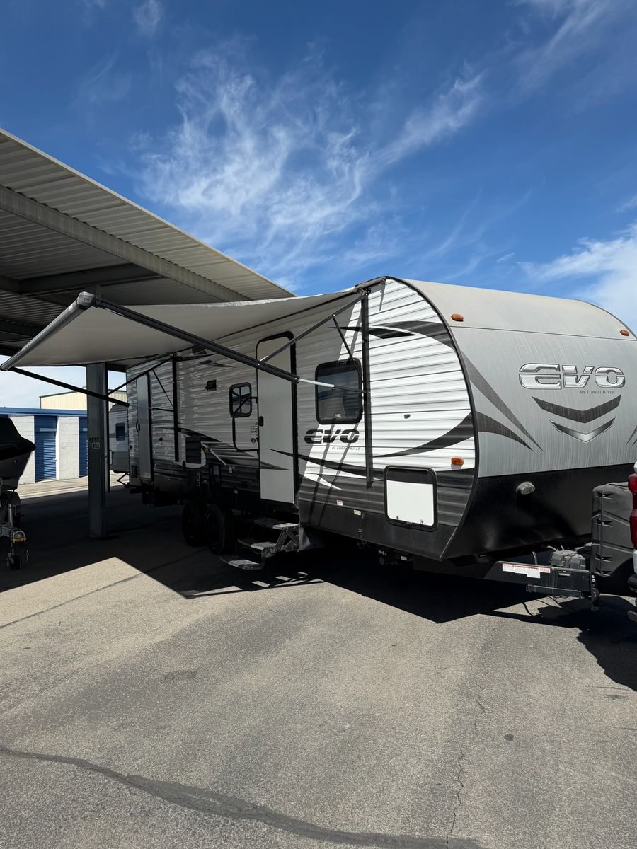 Like new!  2021 Forest River bunkhouse EVO T2850