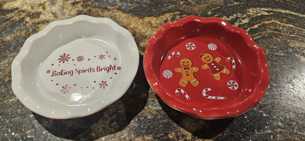 Set of 2 Christmas Mini Pie Pans Stoneware Baking Spirits Bright Gingerbread