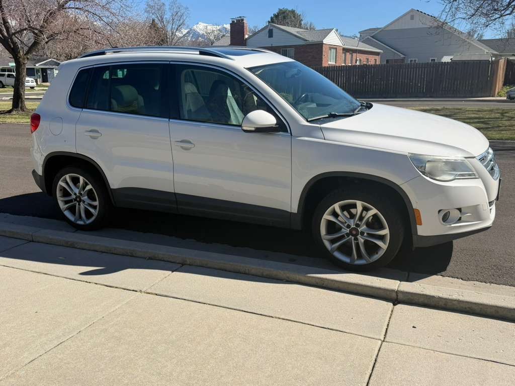 2009 VOLKSWAGEN TIGUAN 2.0T Sport 4Motion