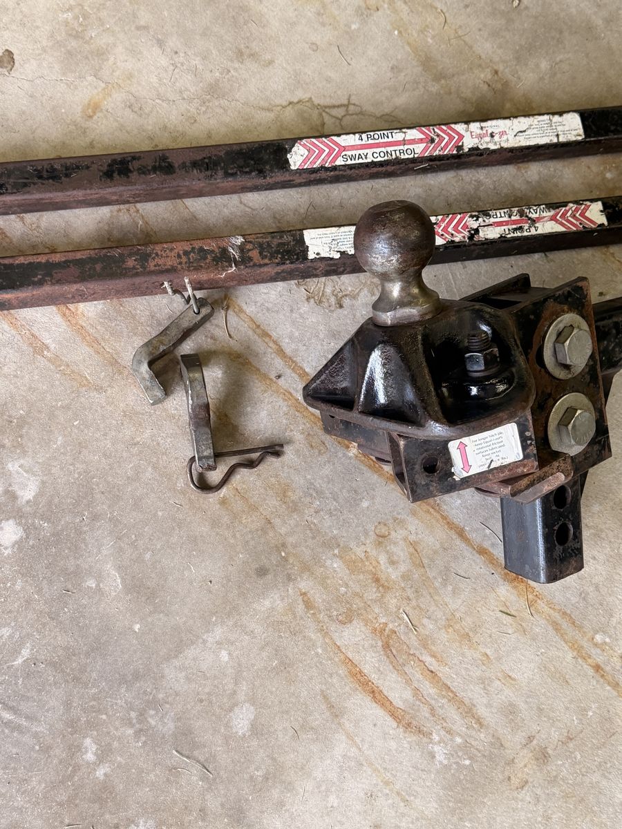 Equal-i-zer 4-Point Sway Control Weight Distribution Hitch Assembly