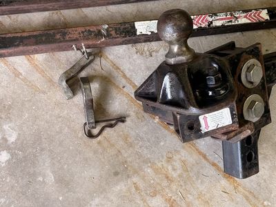 Equal-i-zer 4-Point Sway Control Weight Distribution Hitch Assembly