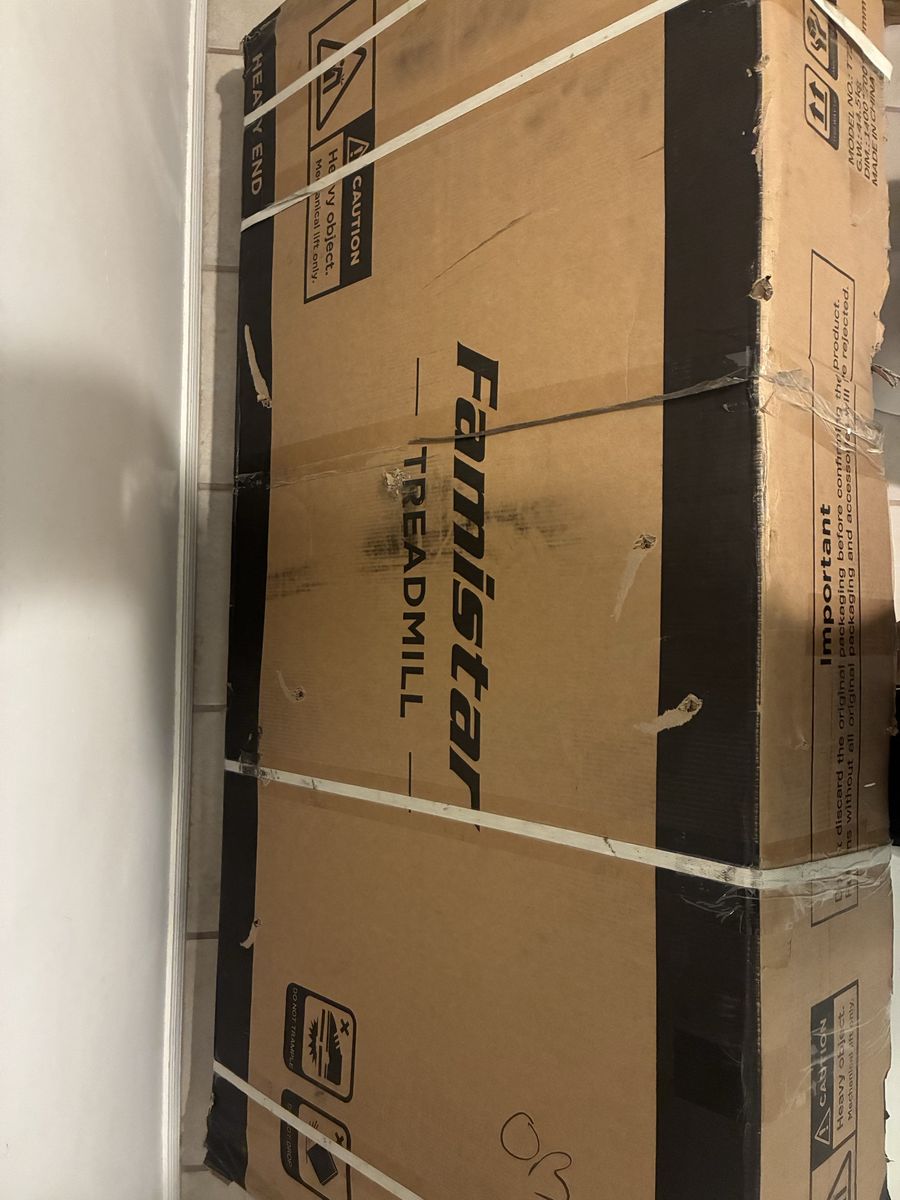 Famistar T72 Folding Treadmill - New in Box (44.5kg, 1400*700*220mm)