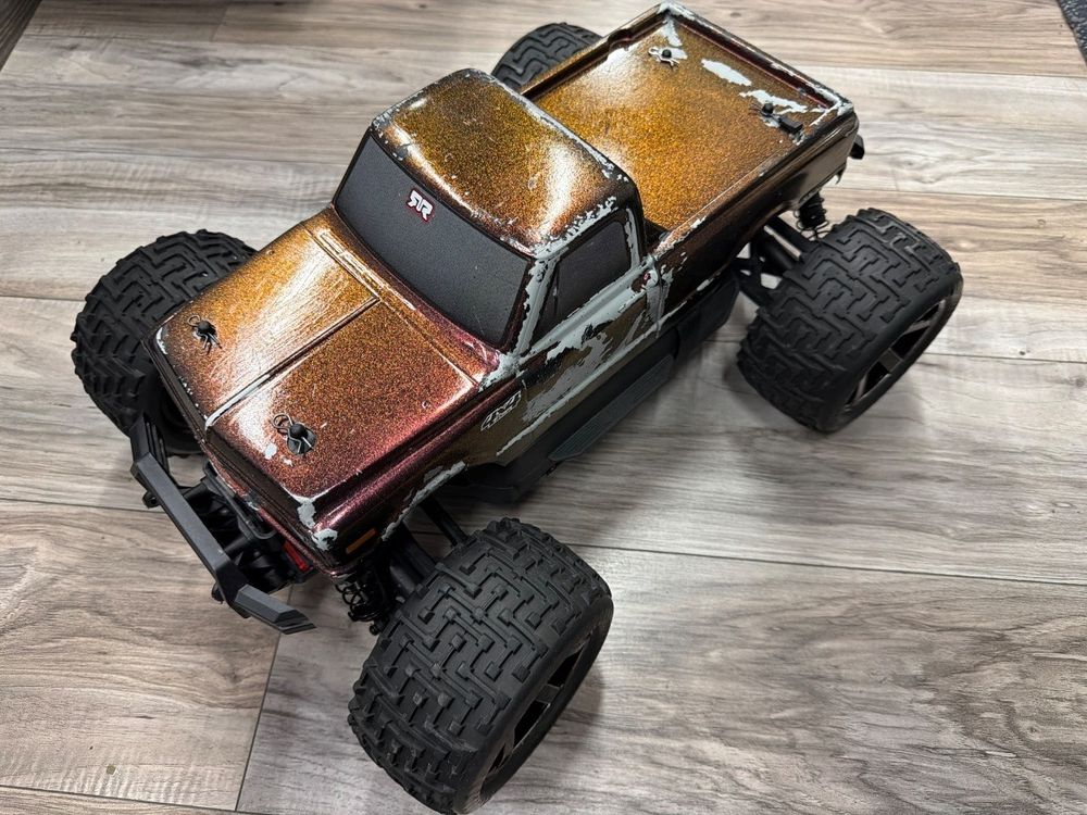 ARRMA GRANITE 4X4 WITH CONTROLLER, BATTERY AND CHARGER