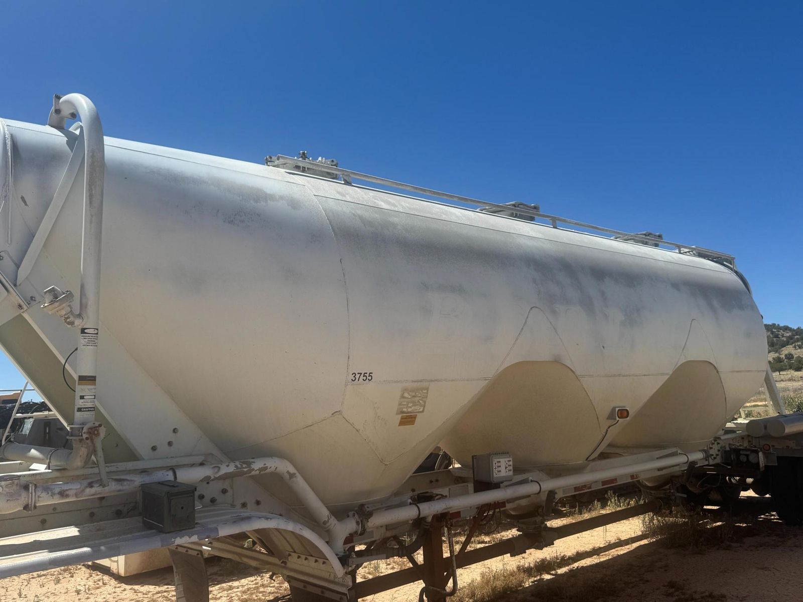 2003 Heil J Model Pneumatic Dry Chemical Tank Trailer