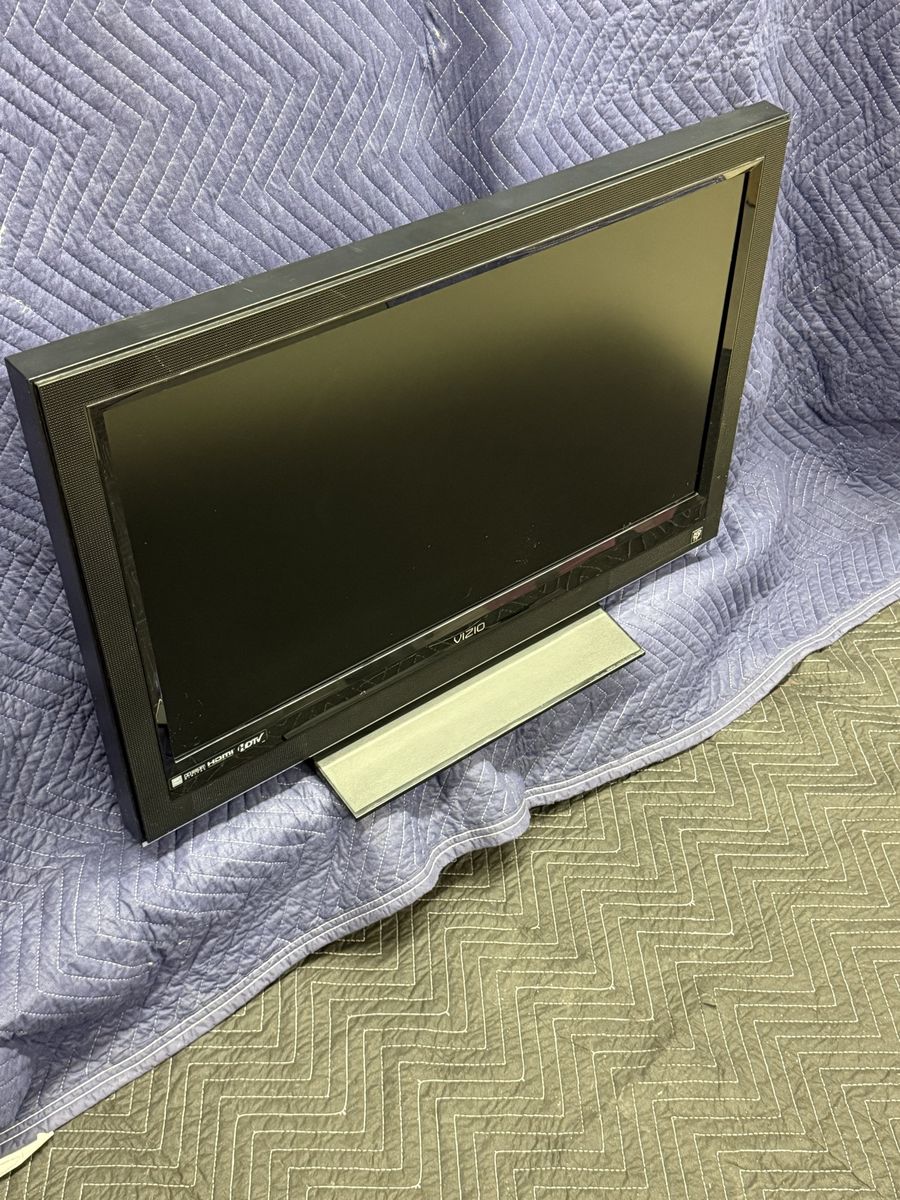 VIZIO VO32L HDTV10A is a 32-inch legacy LCD HDTV