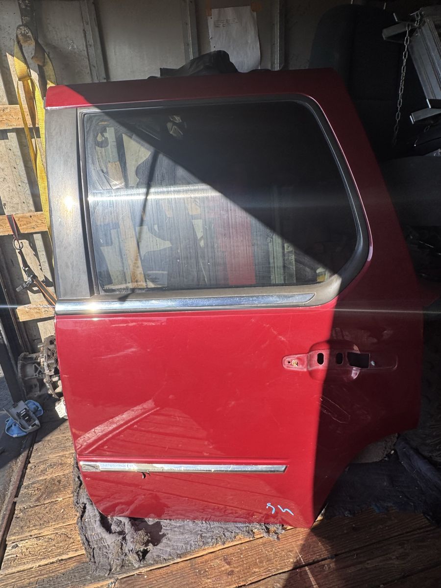 REAR DRIVER SIDE DOOR CADILLAC ESCALADE 2007-2014