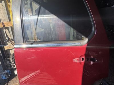 REAR DRIVER SIDE DOOR CADILLAC ESCALADE 2007-2014