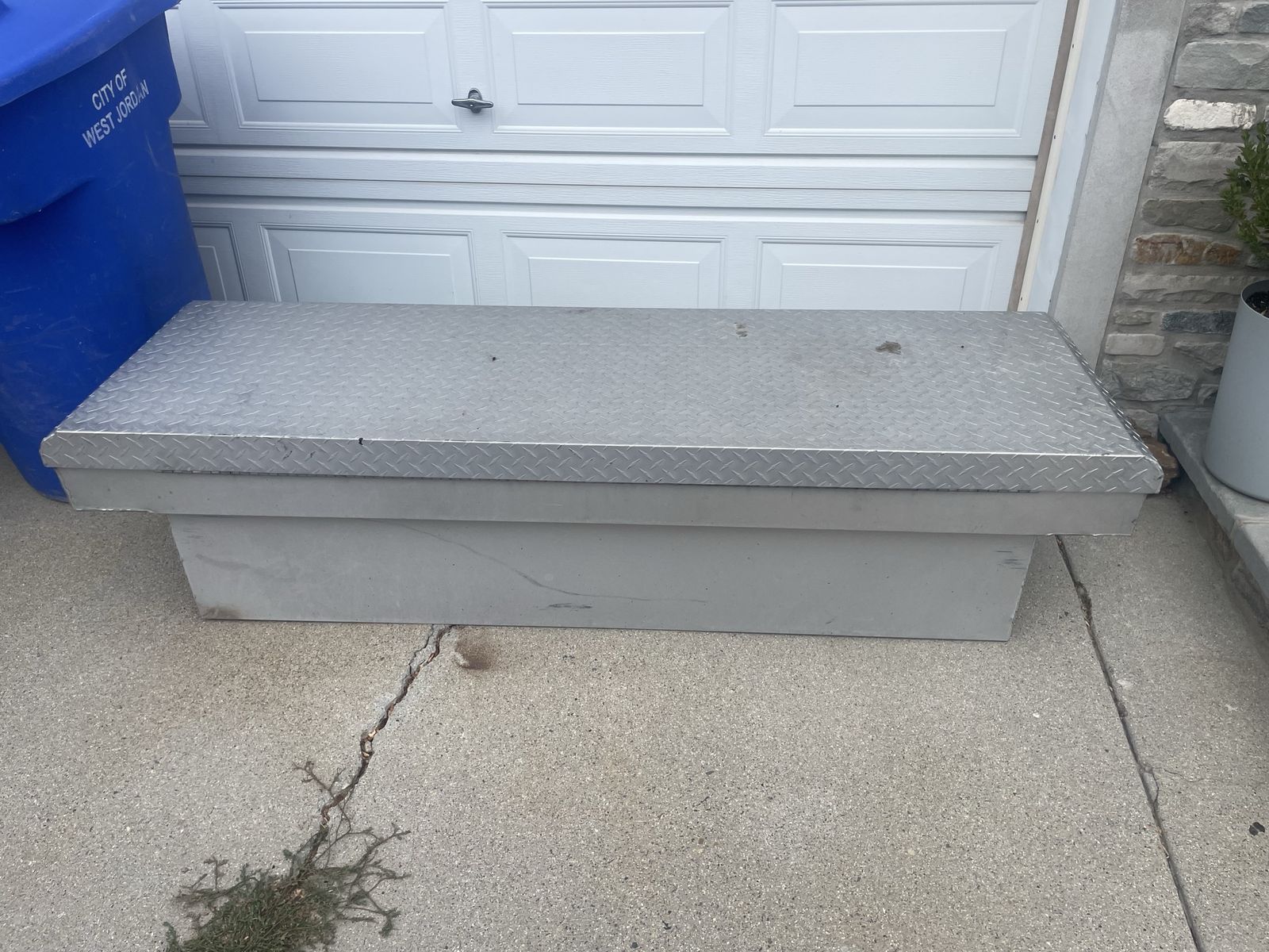 Husky Aluminum Tread Plate Truck Bed Tool Box 9.9 cu ft