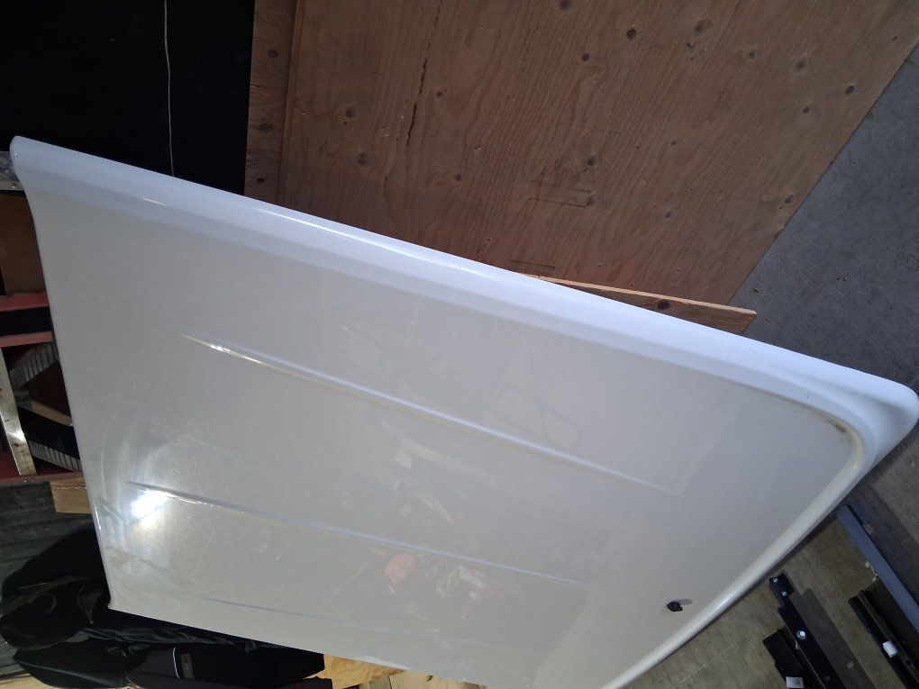 Toyota tundra bed cap