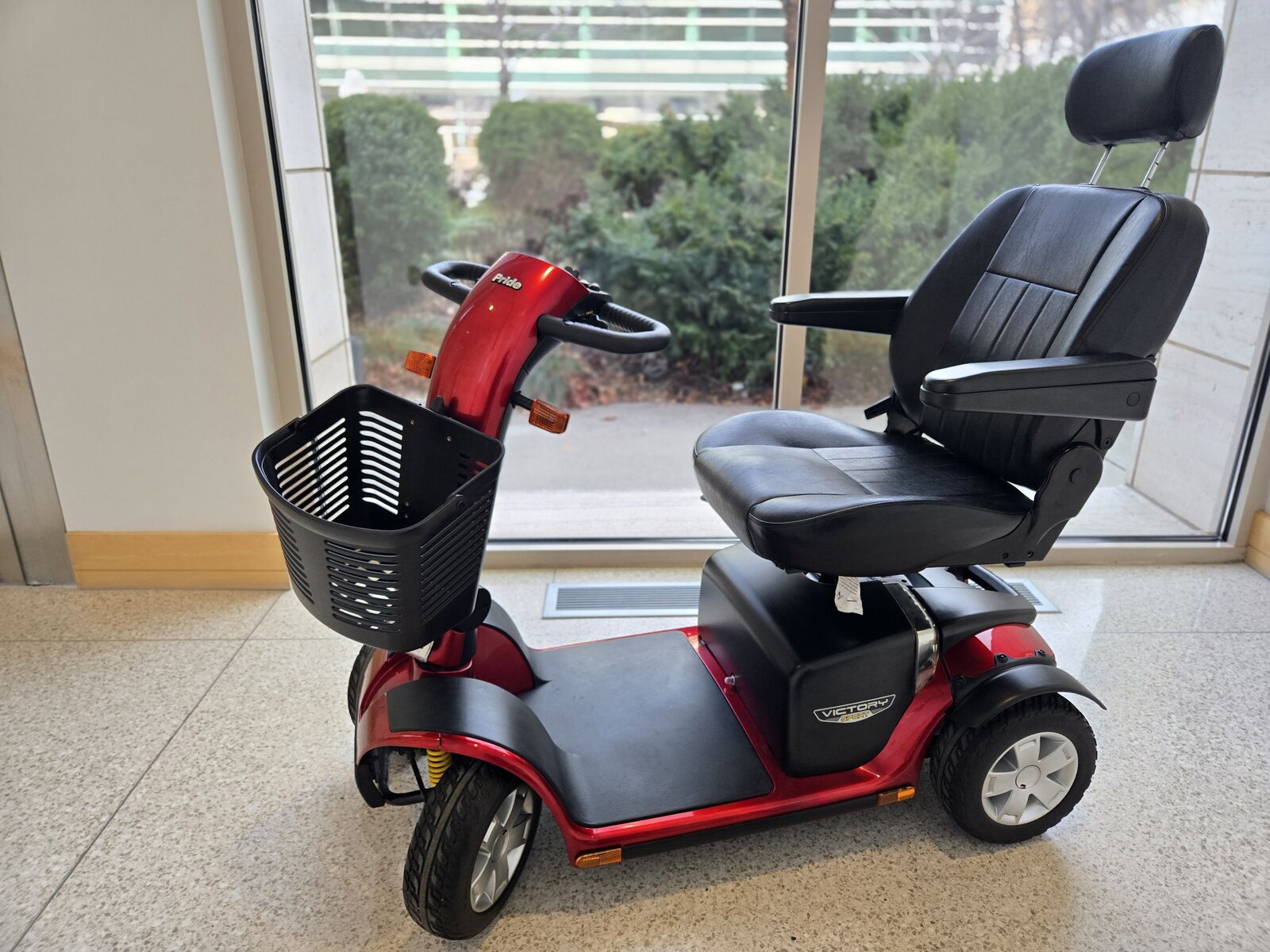 400 Lb Capacity Mobility Scooter NEW BATTERIES Free Delivery