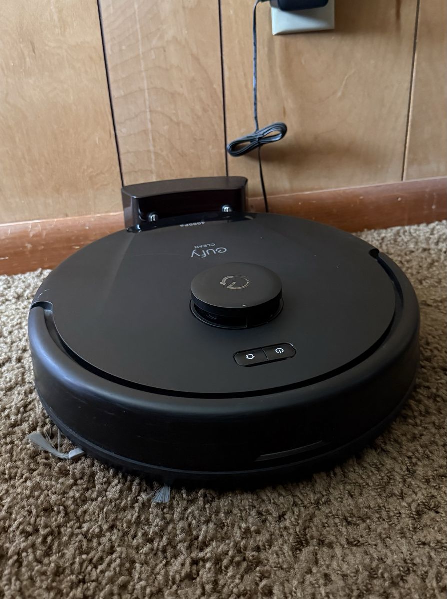 eufy Clean Robotic Vacuum Cleaner 4000Pa with Charging Dock Black