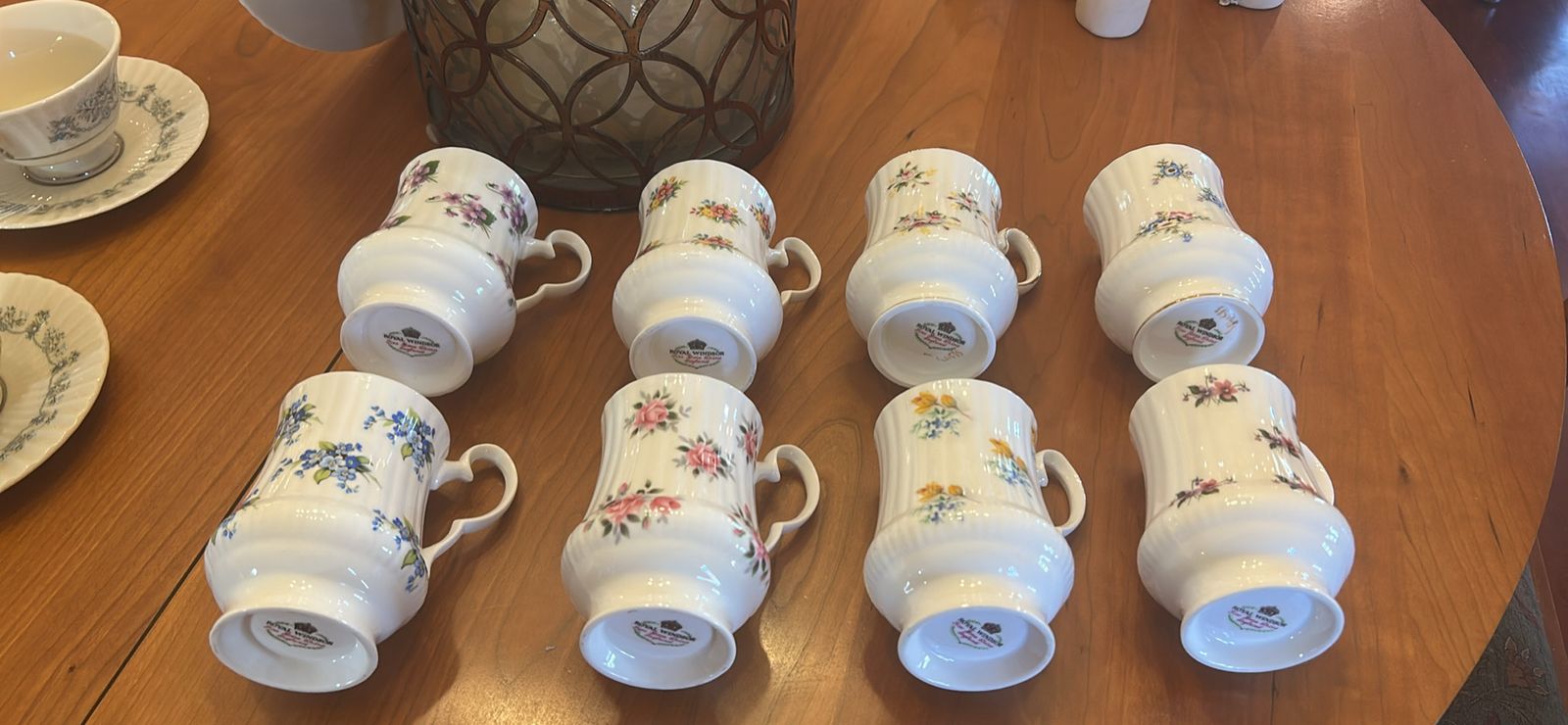 Set of -8- Royal Windsor Fine English Bone China Mugs