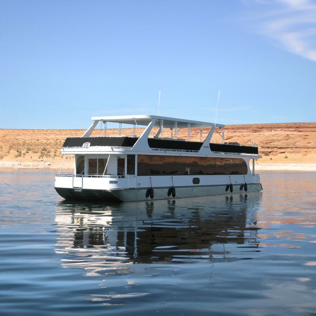 Solar-Powered Bravada Luxury Houseboat Lake Powell
