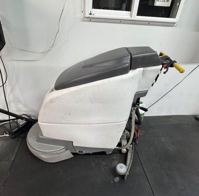 Pioneer Eclipse Floor Scrubber