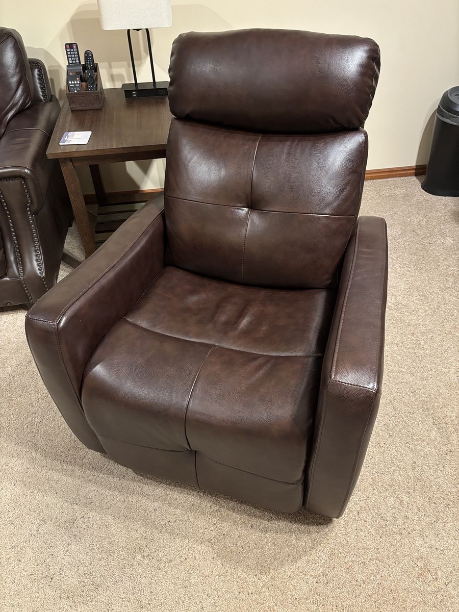 Rochester Leather Swivel Power Rocker/Recliner - Excellent Condition, 5 years old and well cared for.