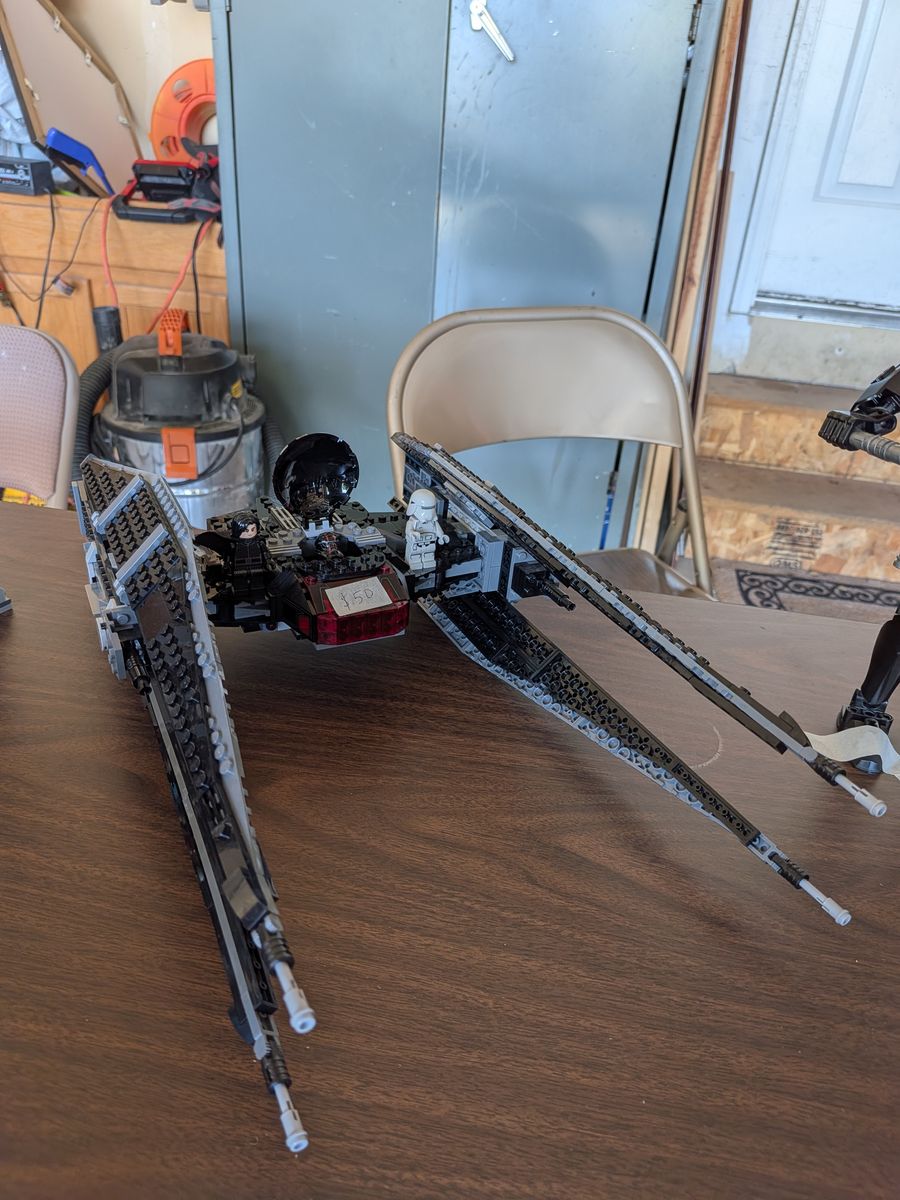 Lego Kylo Ren tie fighter set