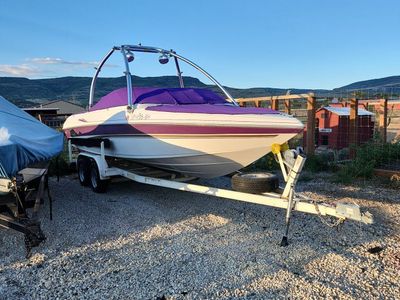 2002 Reinell 2300