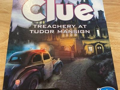 Clue Treachery at Tudor Mansion Escape & Solve Mystery Board Game Hasbro