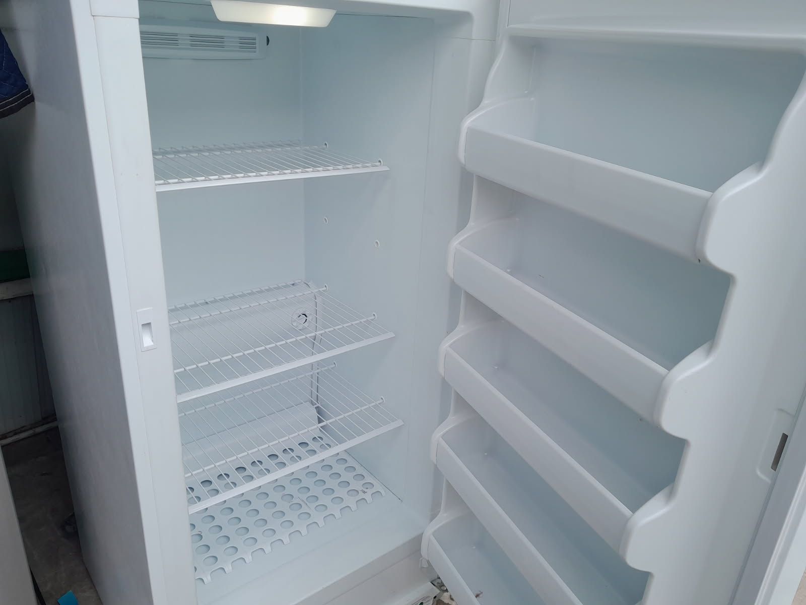 Very Nice Frigidair Upright Freezer