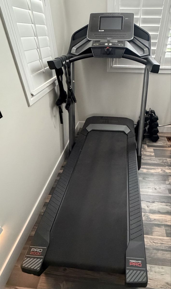ProForm Pro 2000 Rebound Treadmill - Folding, iFit, 3.0 CHP Motor, 10" HD Display