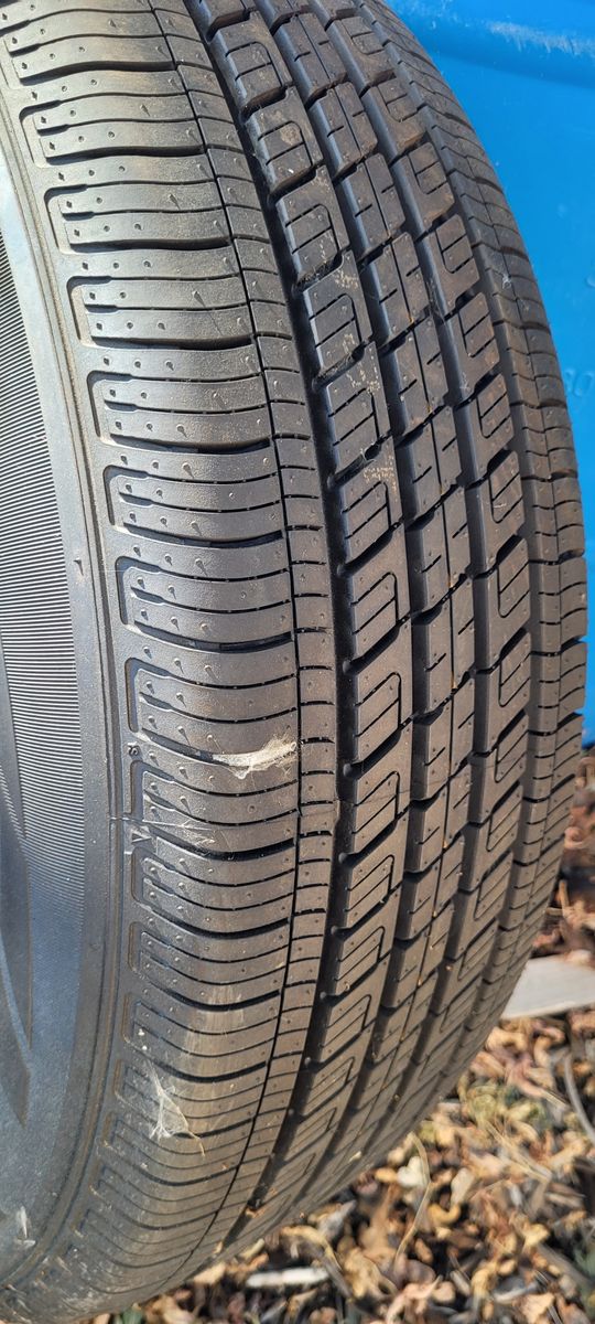 215/70R 16 Tire