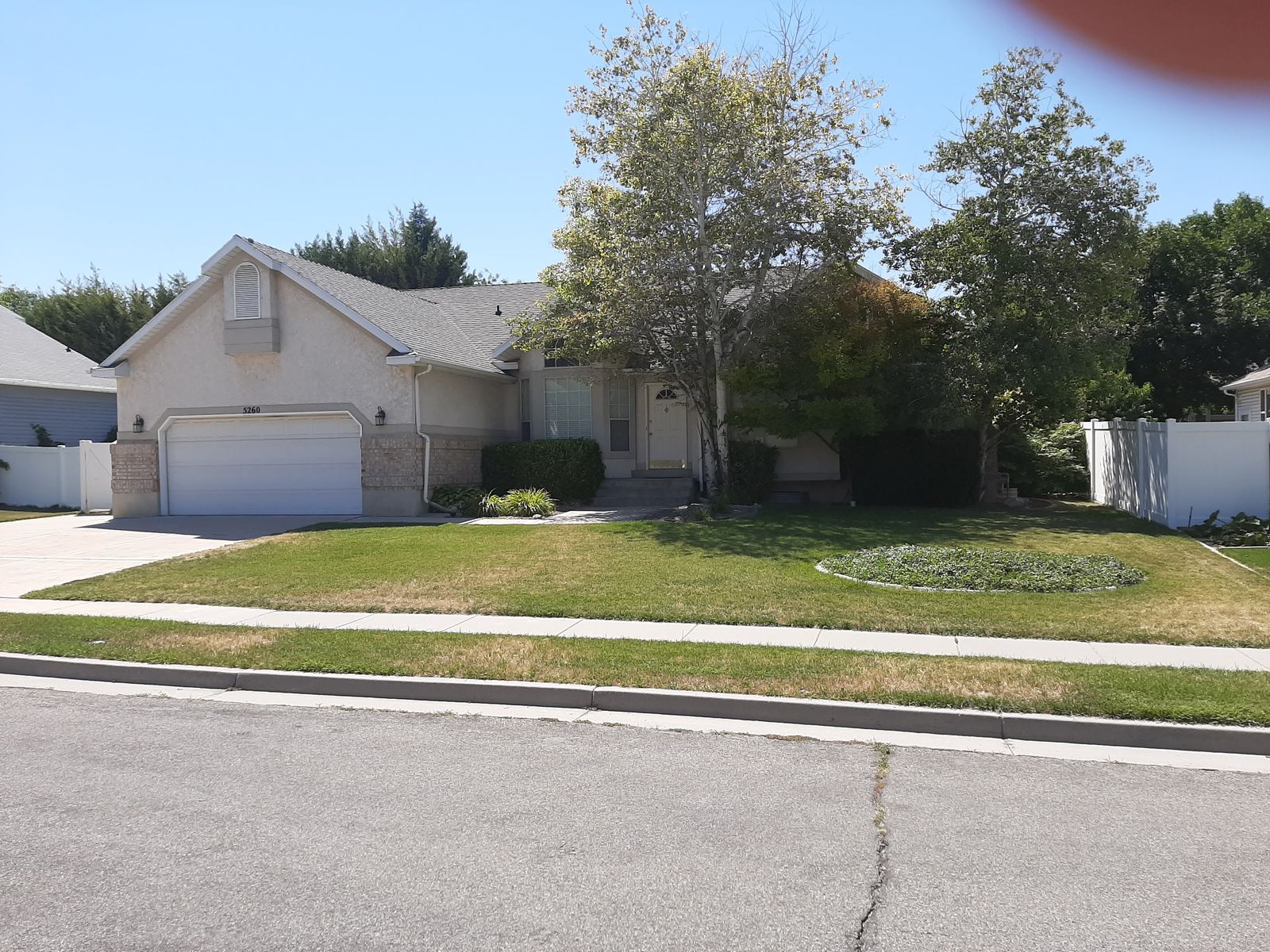 ROOM - EXTRA LARGE with PRIVATE BATHROOM