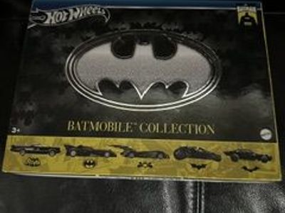 Hot Wheels Batmobile Collection 5-Vehicle Box Set