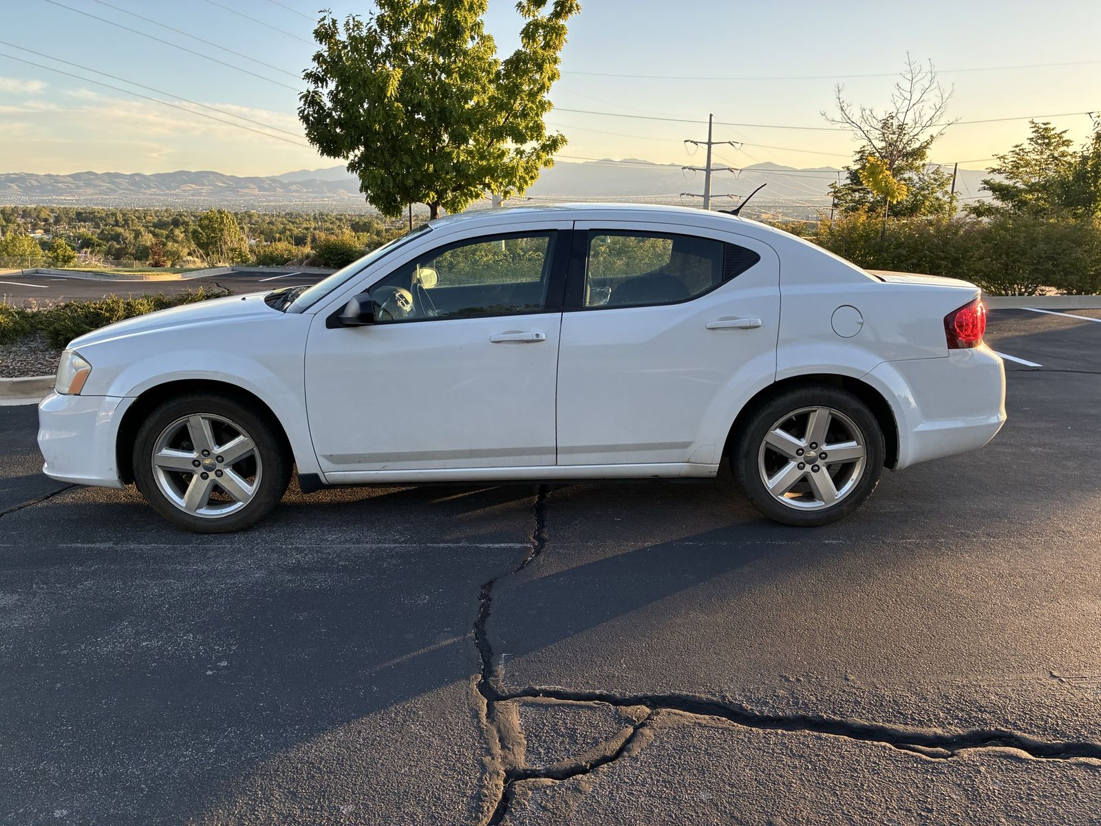 2013 Dodge Avenger SE Sedan 4D 2.4