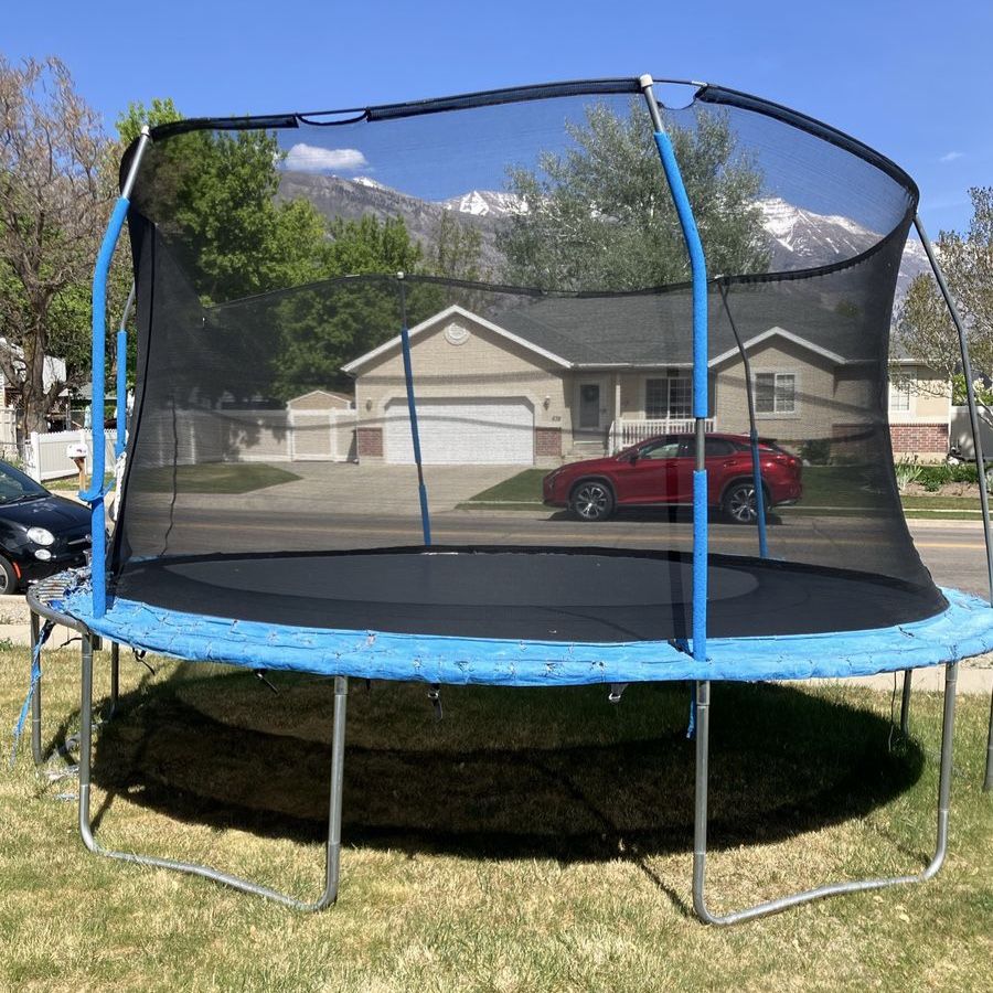 Free trampoline