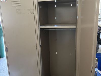 Large locker cabinet