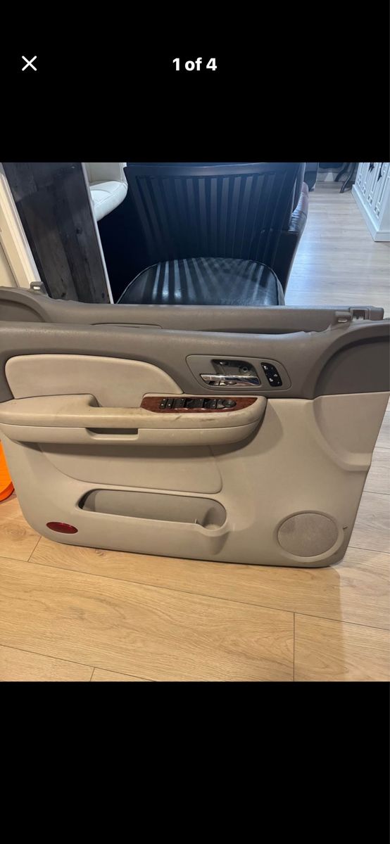 CADILLAC ESCALADE 2007-2009 DOOR PANELS $200 each or $600 for all