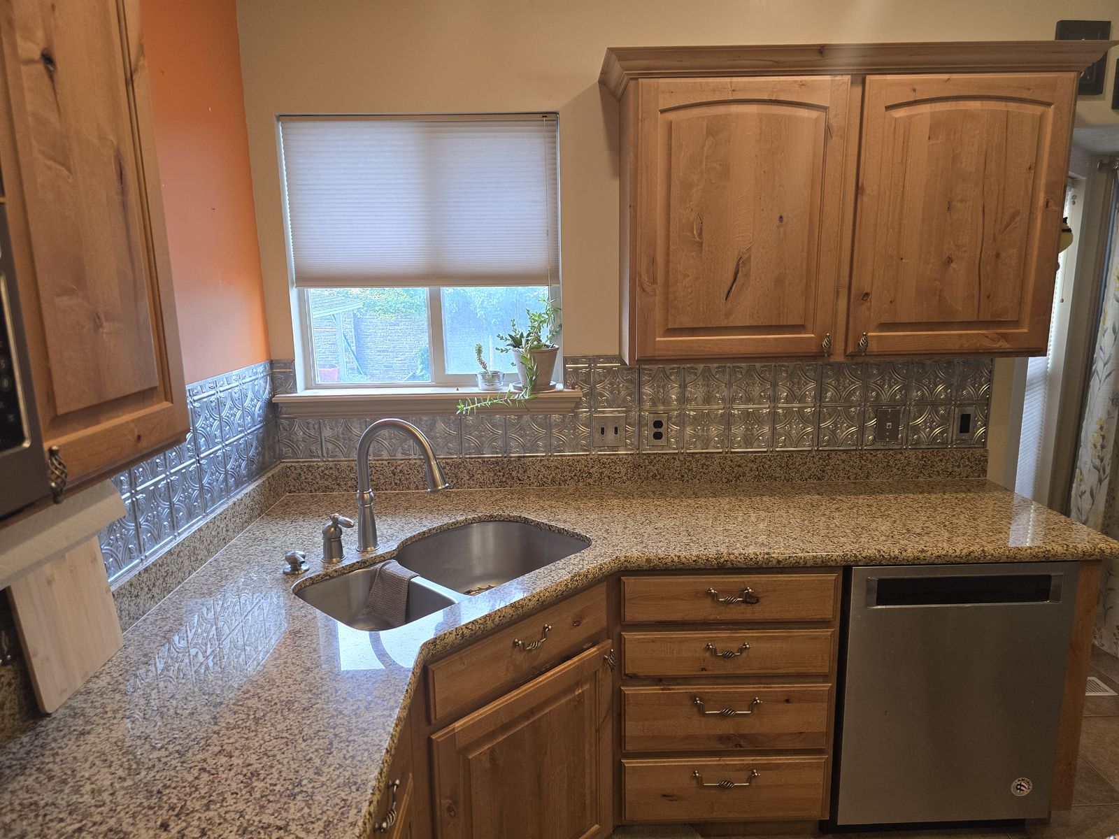 Main image 4
