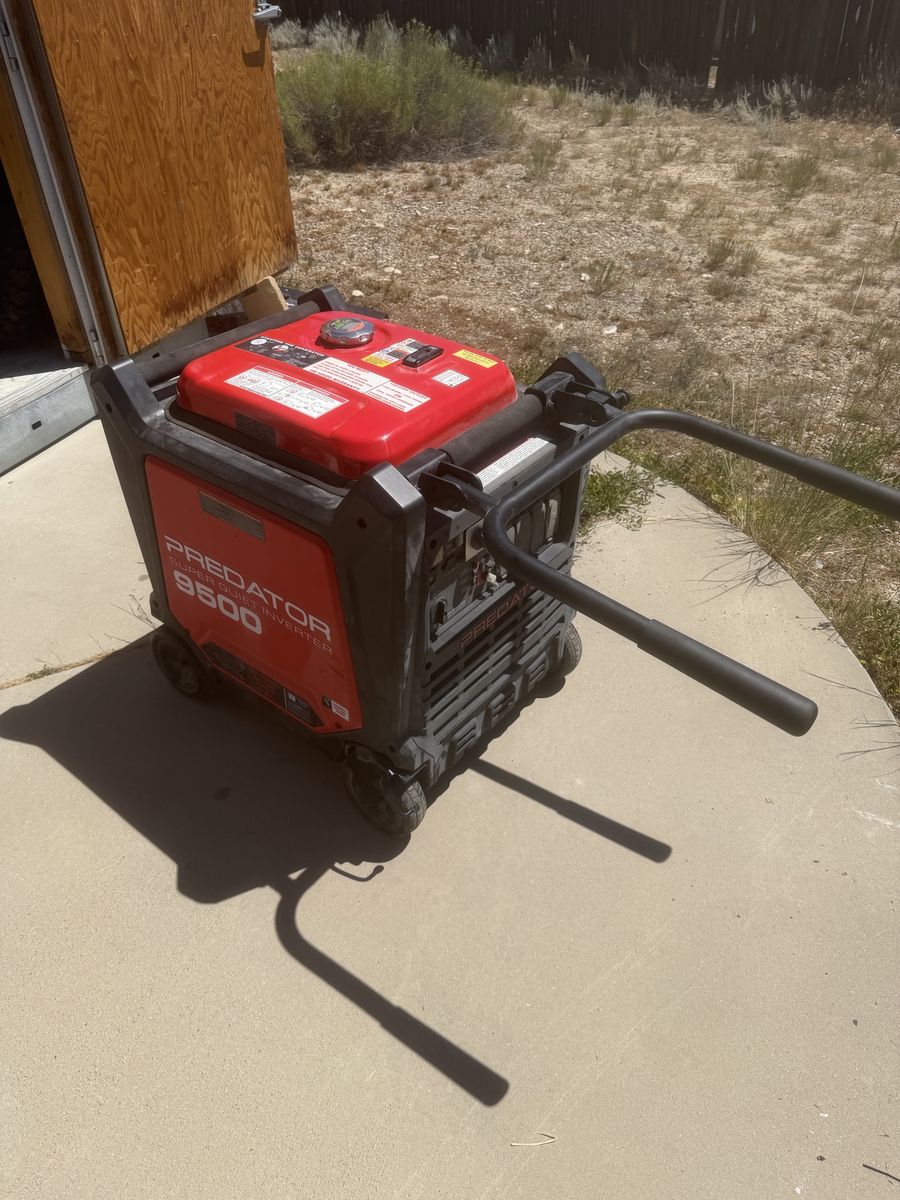 Predator 9500 Super Quiet Inverter Generator - 9500 Max / 7600 Running Watts