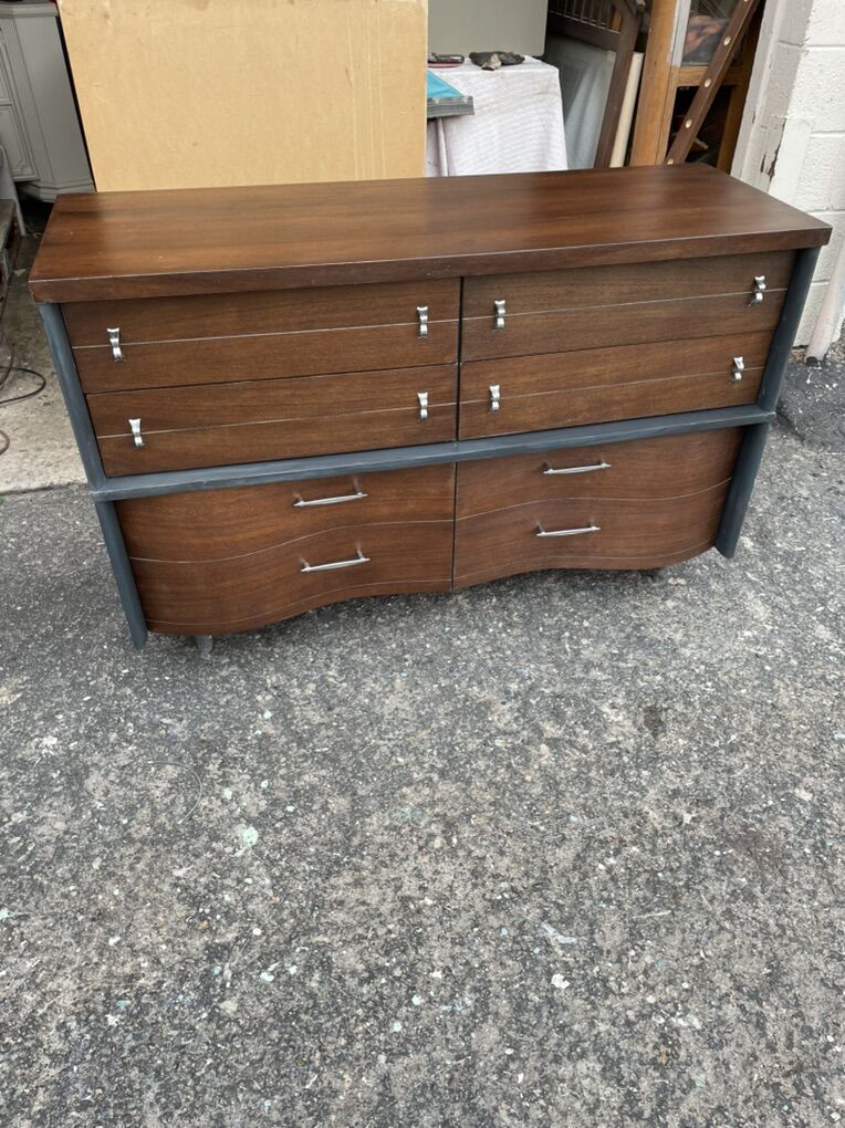 Mcm 6 Drawers Dresser