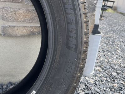 (4) 255/55 R20 Michelin All-Season Tires