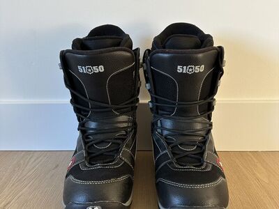 5150 Snowboard Boots 9.5