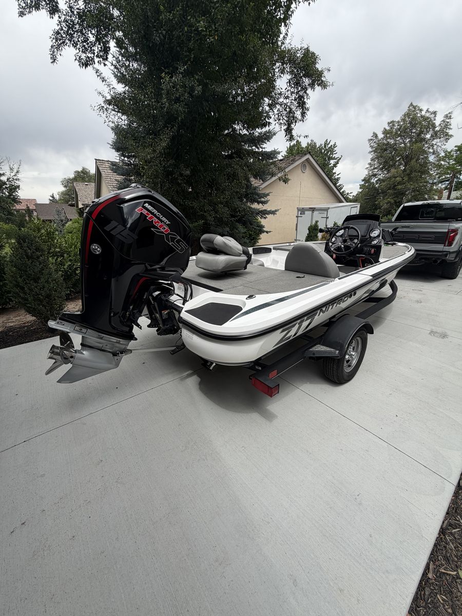 2020 Nitro Z17 Bass Boat