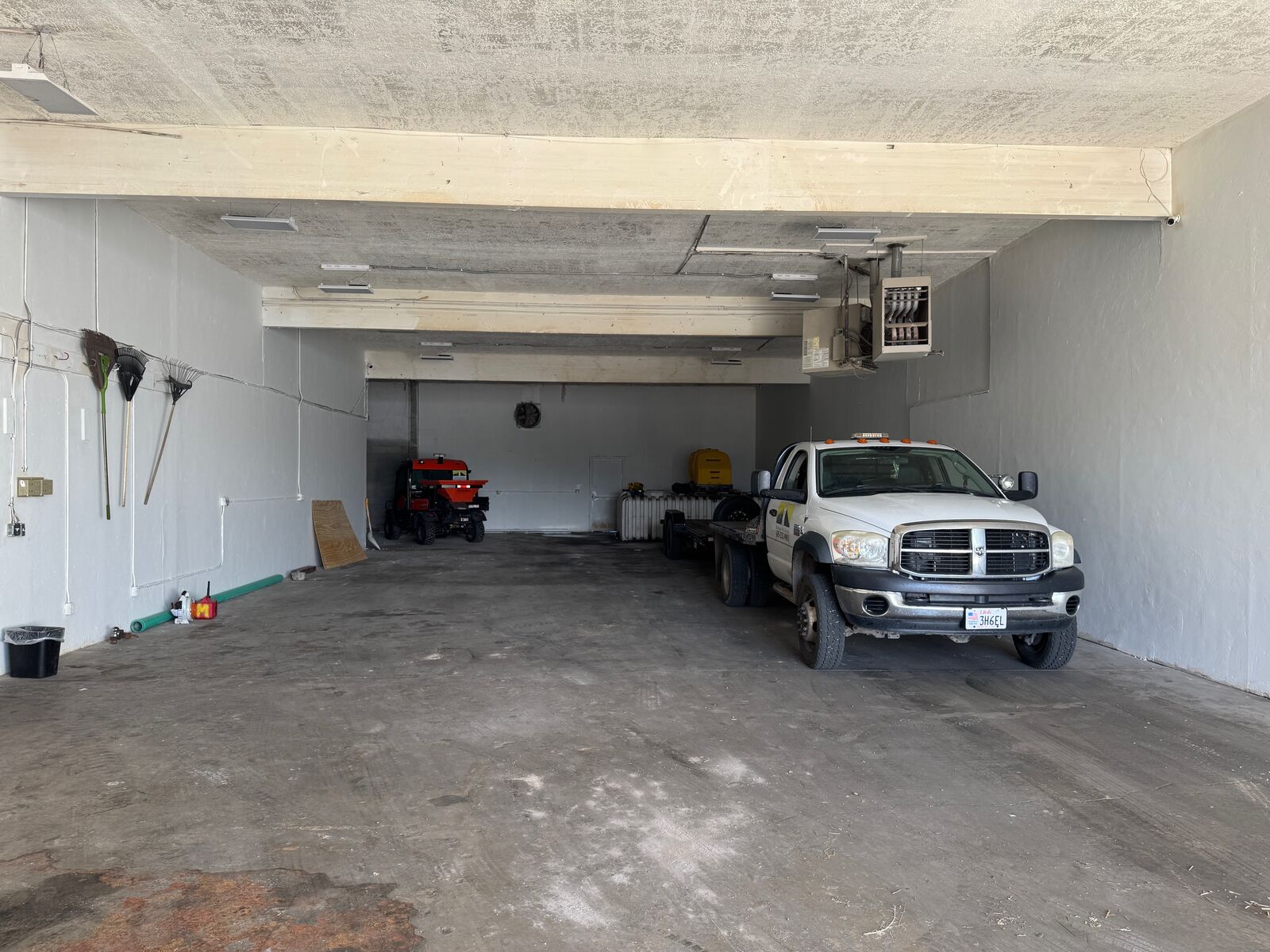 Logan UT 3326 and 4811 sf Industrial shop spaces