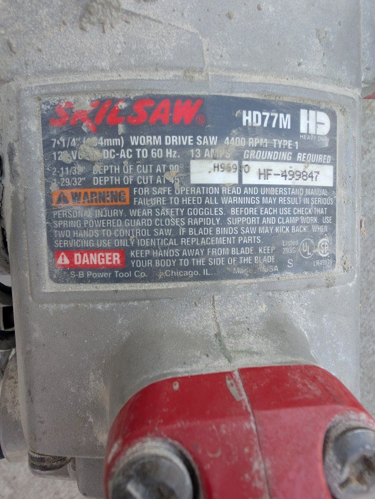Skilsaw HD77M Heavy Duty 7-1/4" Worm Drive Masonry Saw with Blade Roller