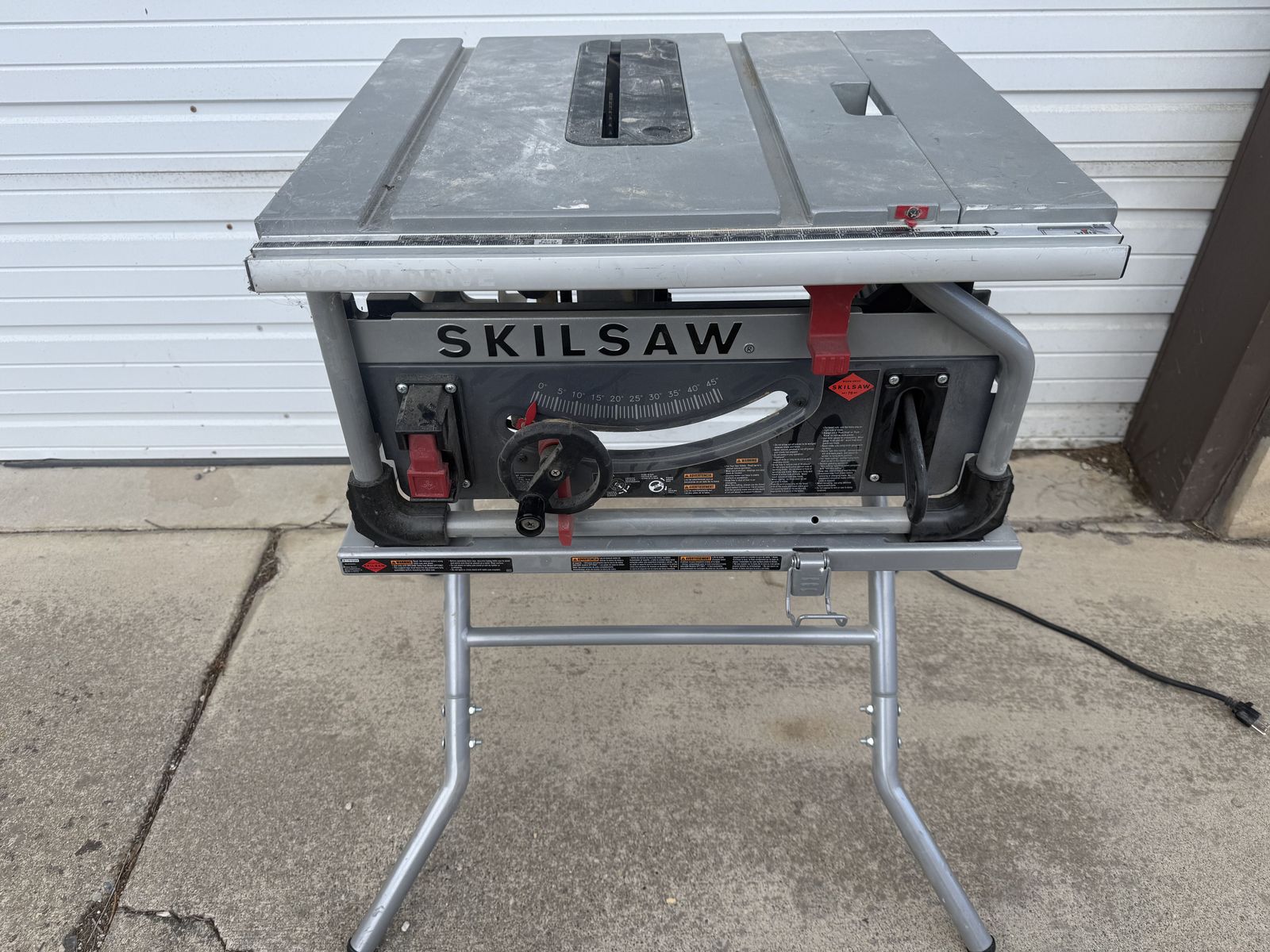 SKILSAW 10" Worm Drive Table Saw (Portable with Stand)