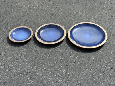 Plates Vintage HEATH Rim Line series plates in moonstone. 26 total Made in USA