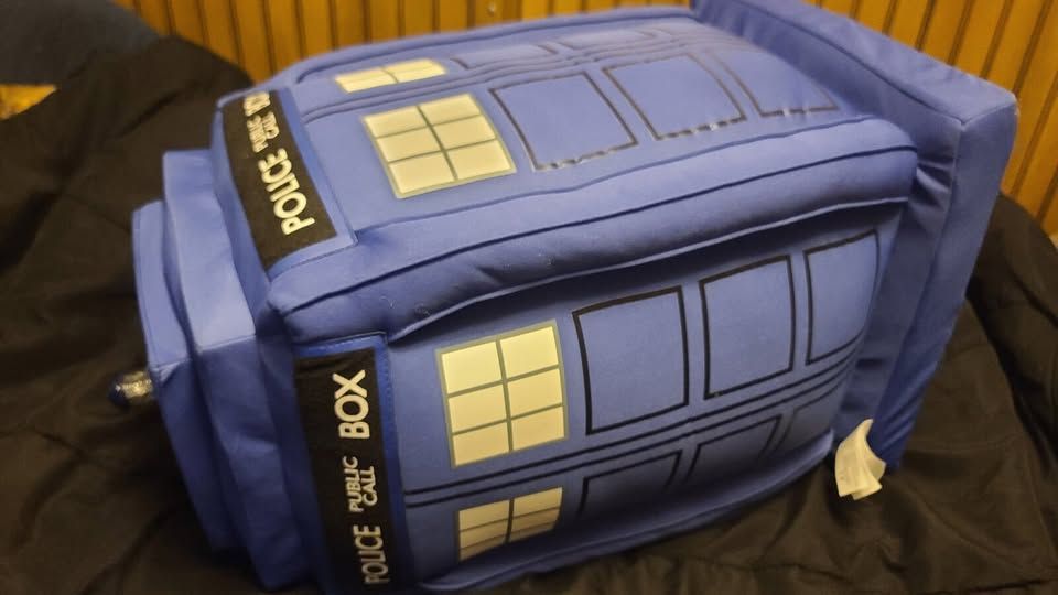 Doctor Who Super Deluxe 24" Talking Light-Up TARDIS Plush Underground Toys 2009