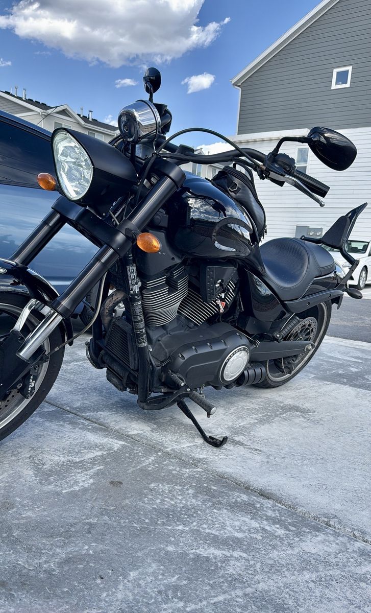 2015 Victory Hammer 8-Ball Cruiser